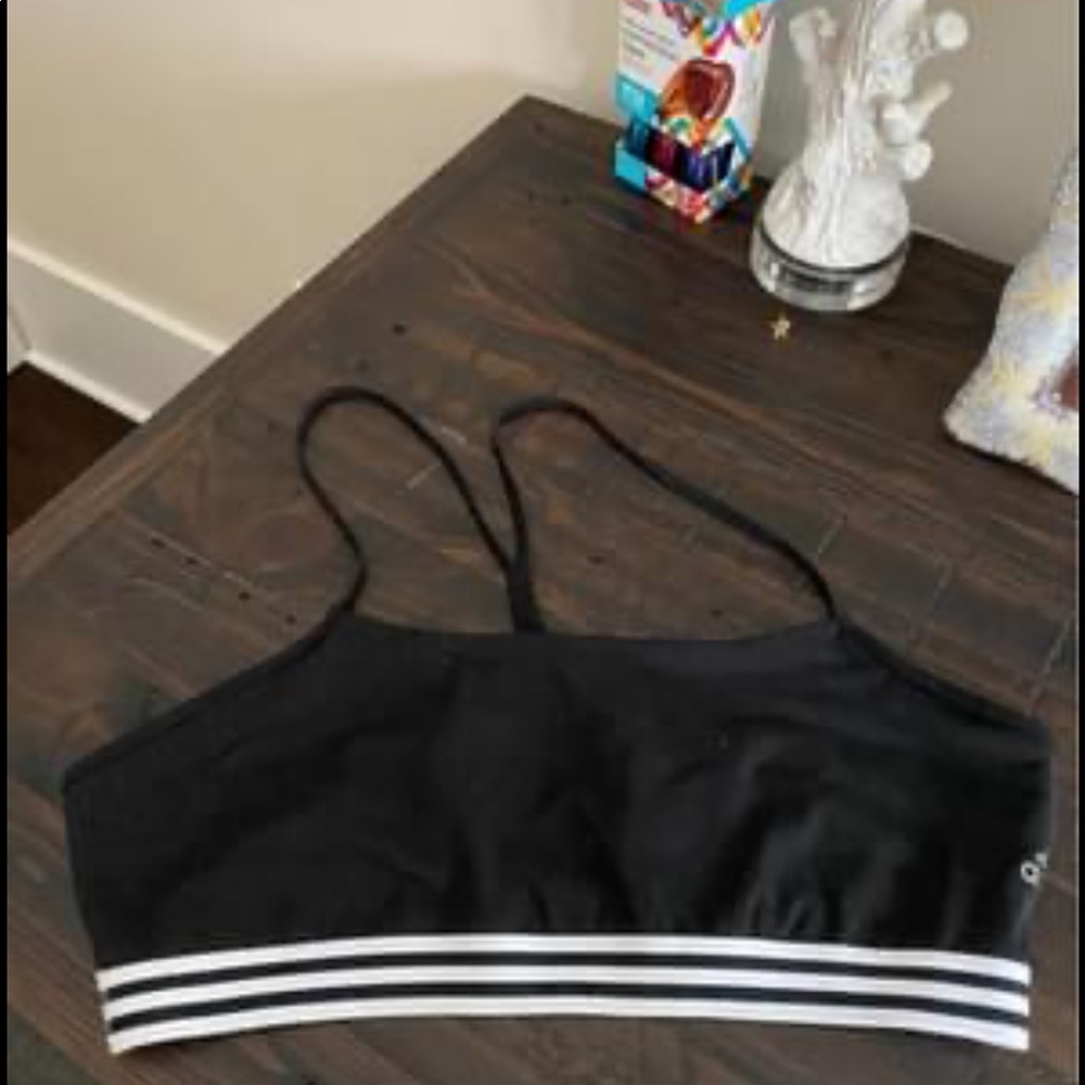 sports bra